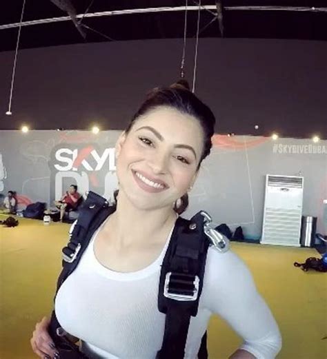 urvashi rautela without makeup images.